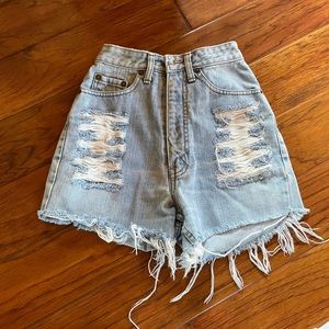 Levi distressed shorts